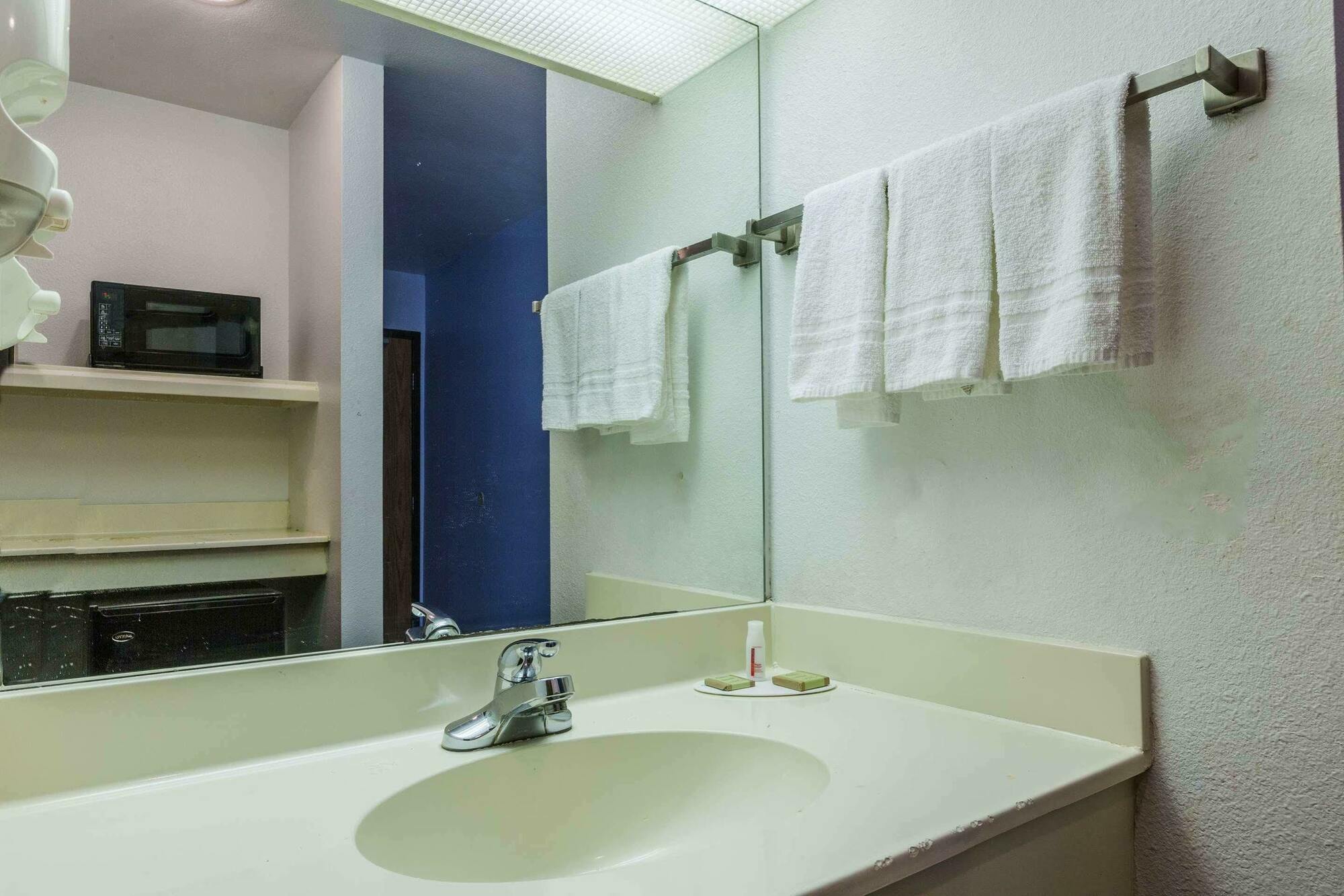 Super 8 By Wyndham Garland North Dallas Area Exterior foto